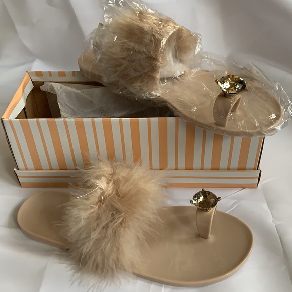 Wild Diva Lounge Faux Fur Sandal - Picture 2 of 3
